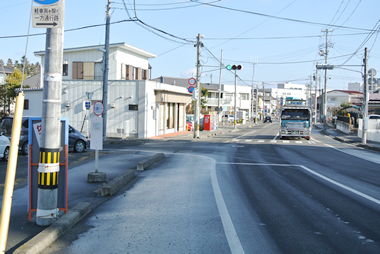 ⑥笠神新橋を渡り『老人福祉センターバス停』を経由します。